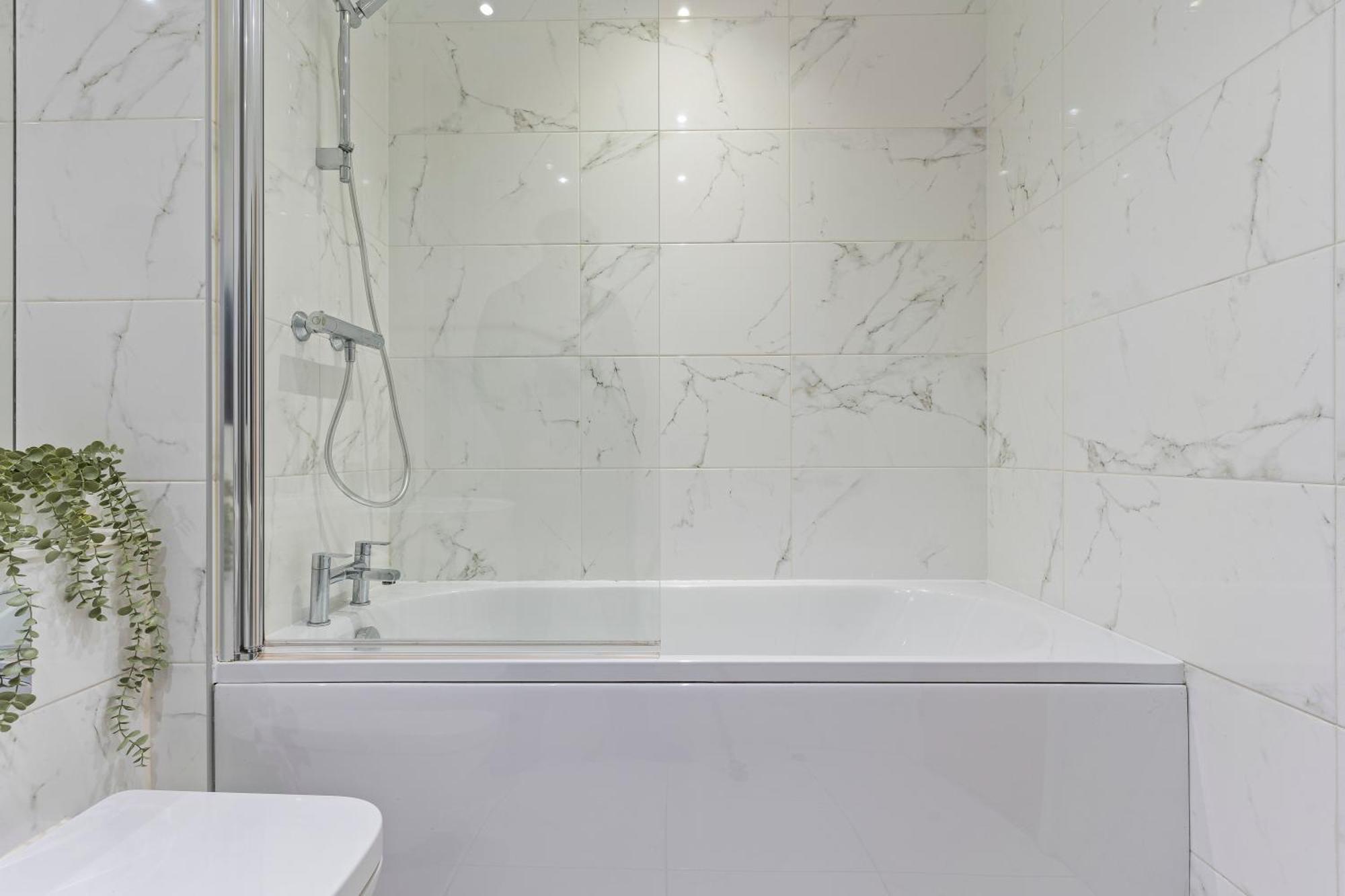 Shanti Suite - 2Bed 2Bath City Centre - Wifi - Netflix- Parking- Modern- Perfect For Family, Contractors, Leisure, Business By Shanti Nights Birmingham Exteriör bild
