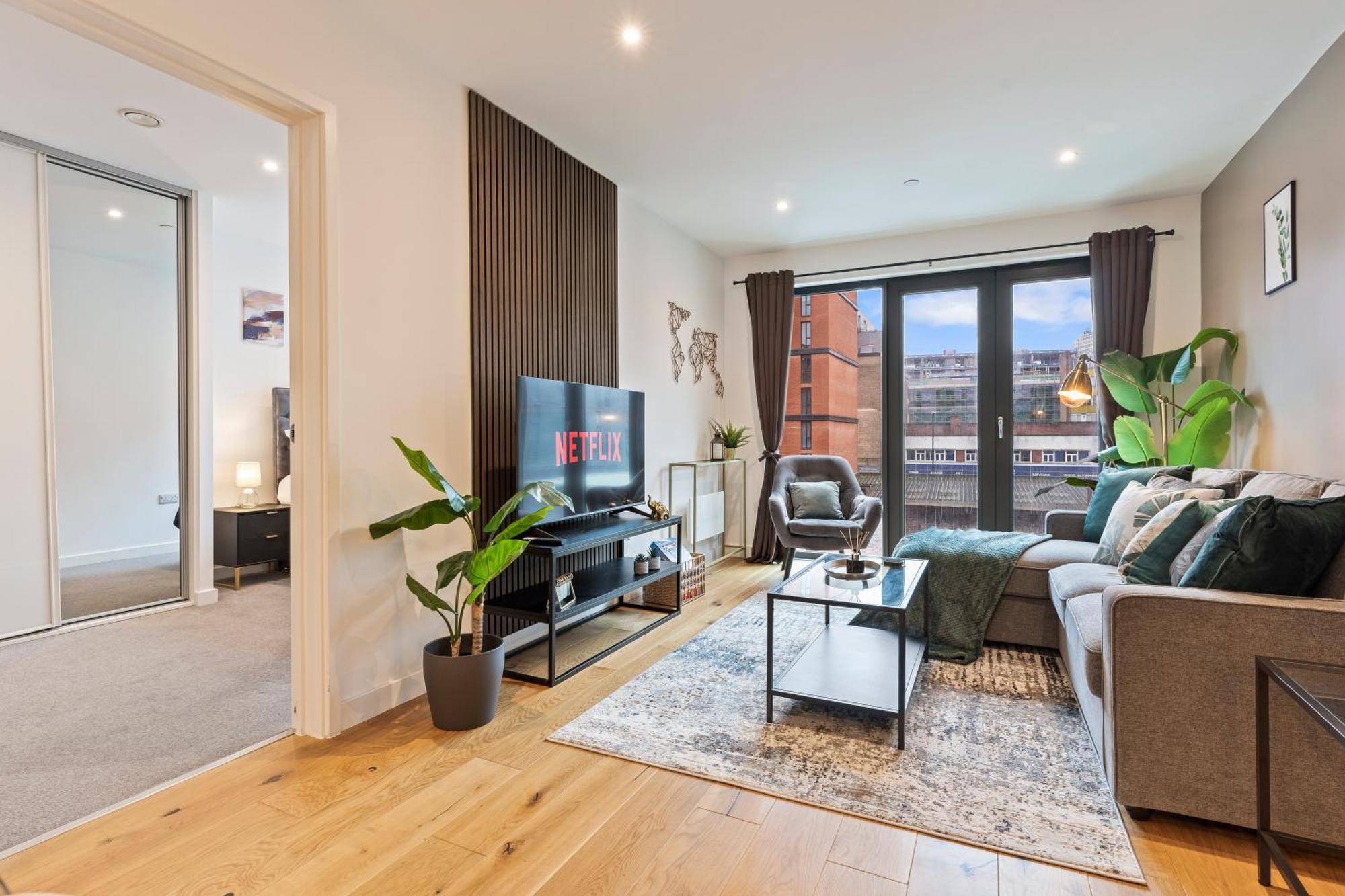 Shanti Suite - 2Bed 2Bath City Centre - Wifi - Netflix- Parking- Modern- Perfect For Family, Contractors, Leisure, Business By Shanti Nights Birmingham Exteriör bild